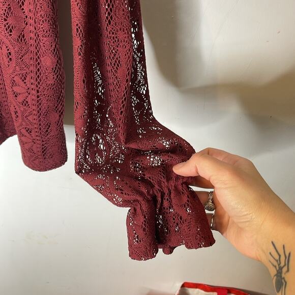 LIBBY EDELMAN Burgundy Lace Overlay Lined Long Sleeve Top Size Medium - Picture 3 of 10